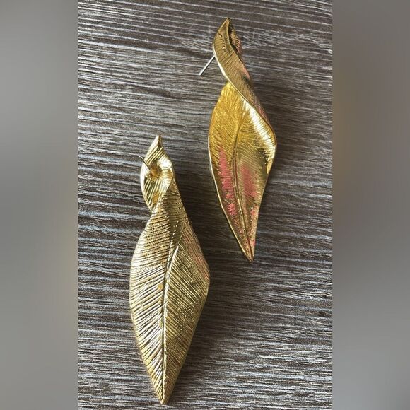 Zara leaf earrings A246 - Picture 4 of 4